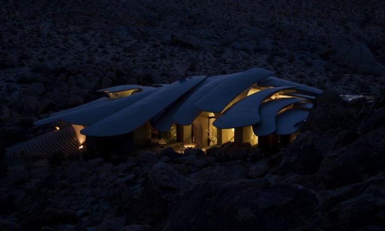 Дом-камень: Потрясающая обитель в пустыне, пригодная для Джеймса Бонда