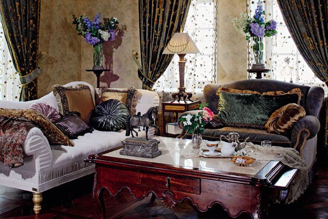 Как выглядит спальня Пугачевой и кабинет Галкина: Редкие фото из замка звездной пары