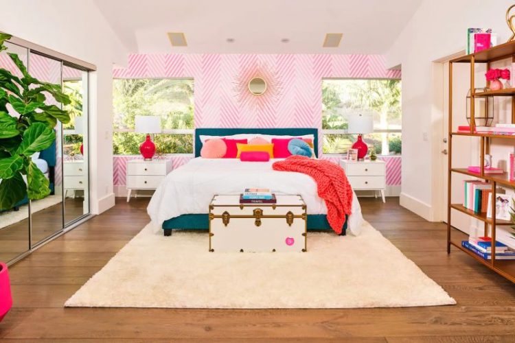 Розовые домики для взрослых в стиле Барби
