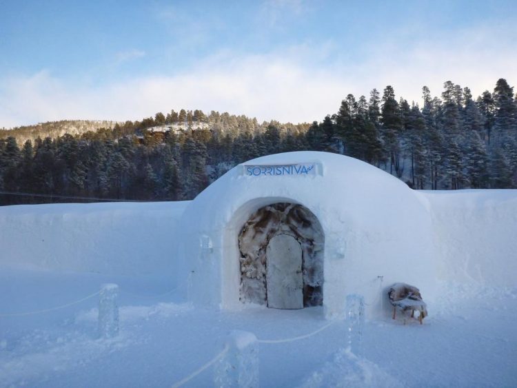 Топ-10 самых известных ледяных гостиниц мира