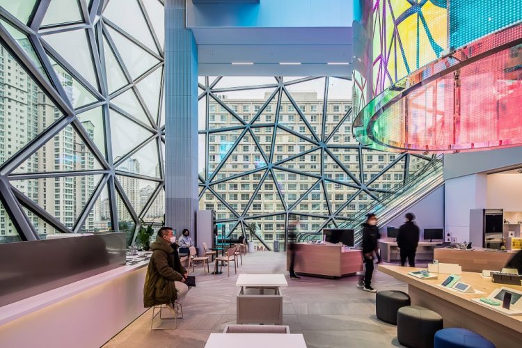 Архитектурная фирма OMA завершила строительство универмага Galleria в Южной Кореи