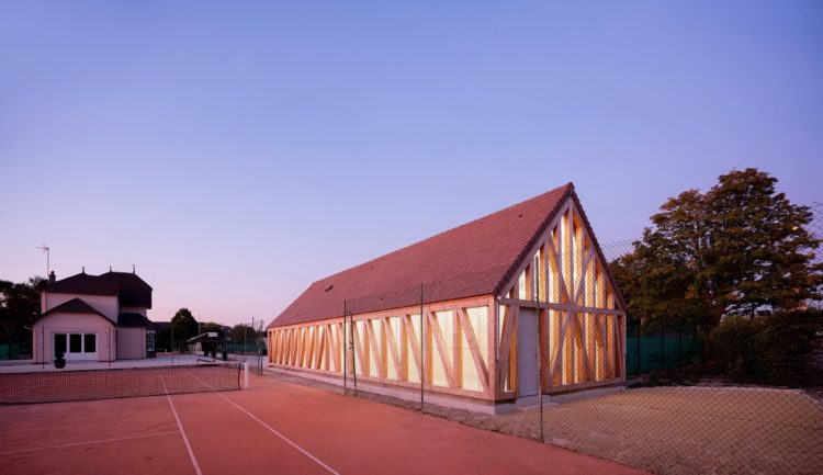 Парижская студия завершила строительство павильона в клубе Garden Tennis