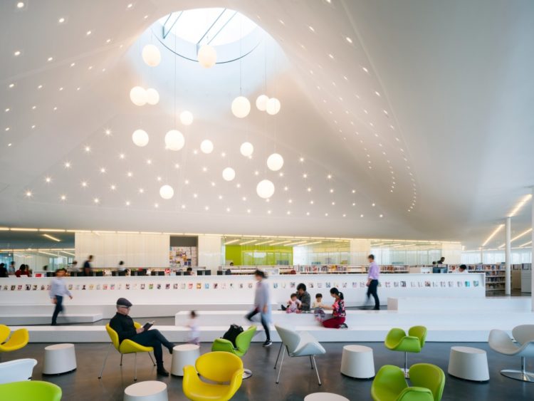 Необычная "зеленая" библиотека в Торонто