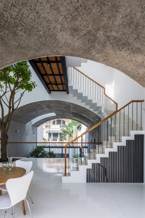 Vom House во Вьетнаме от Sanuki Daisuke Architects